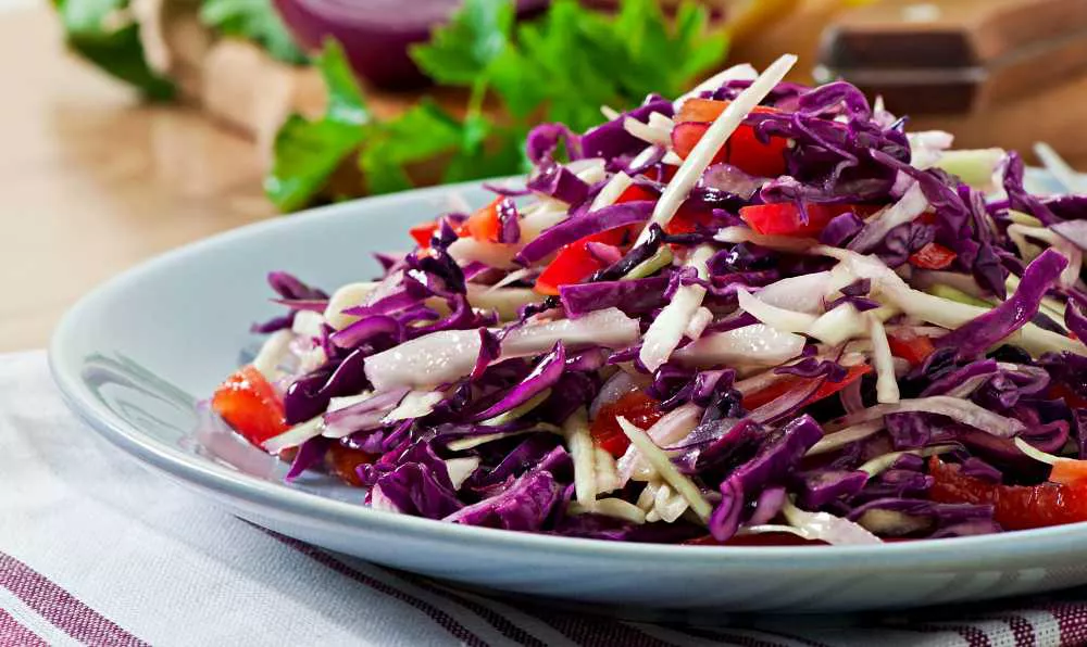 kirmizi lahana salatasi