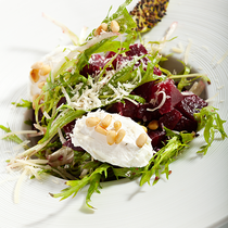 Lor Peynirli Salata Tarifi