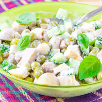Mantarlı Tavuklu Salata Tarifi