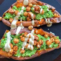 Bezelyeli Avokado Ezmesi Ile Doldurulmuş Patates Tarifi