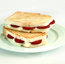 Kaşarlı Sucuklu Tost Tarifi