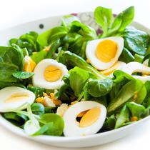 Yumurtalı Ispanak Salatası Tarifi